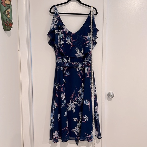 NWT Lane Bryant 28 Plus V-neck, Navy Blue Flowered Dress - Picture 5 of 10
